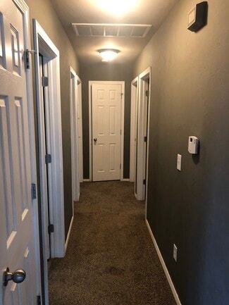 520 S Castle Ridge Ln, Mustang, OK 73064