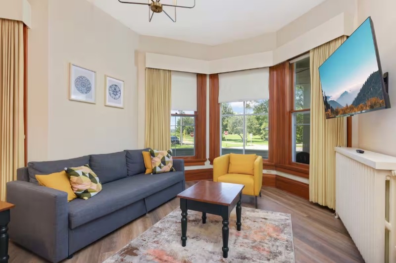 196 Mounds Blvd unit 1, Saint Paul, MN 55106 - photo 1