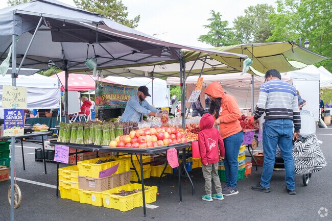 Locals can the freshest apples in the neighborhood at the seasonal Juanita Friday Market.
