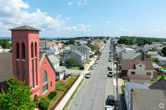 Sidewalks run all throughout the Summit Hill community, making it easy for pedestrians to get around.