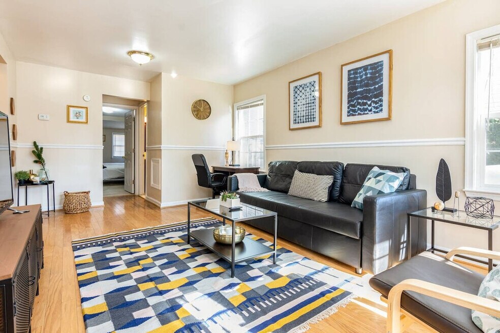 4737 Wilson Blvd unit ID1014210P, Arlington, VA 22203 - photo 1