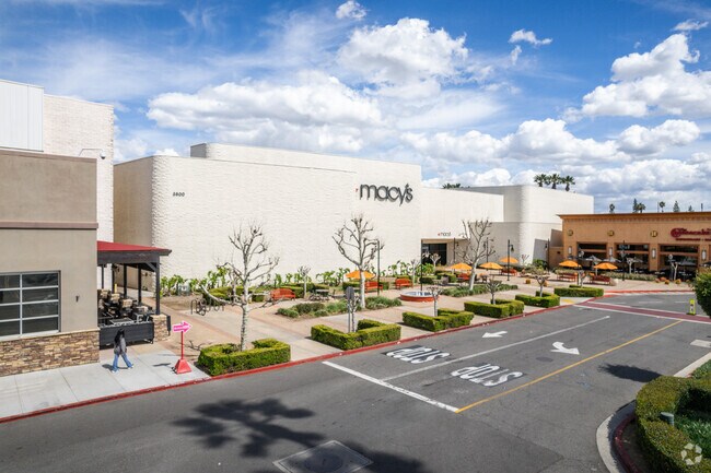 La Sierra Acres can shop departments stores like Macy’s at the Galleria at Tyler.