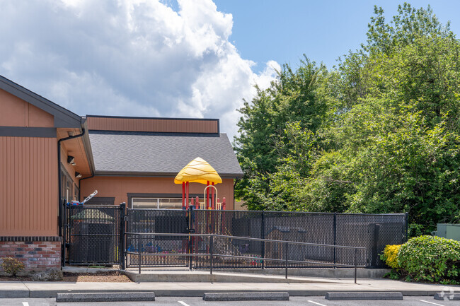 Children's Village At Fishers Landing 04