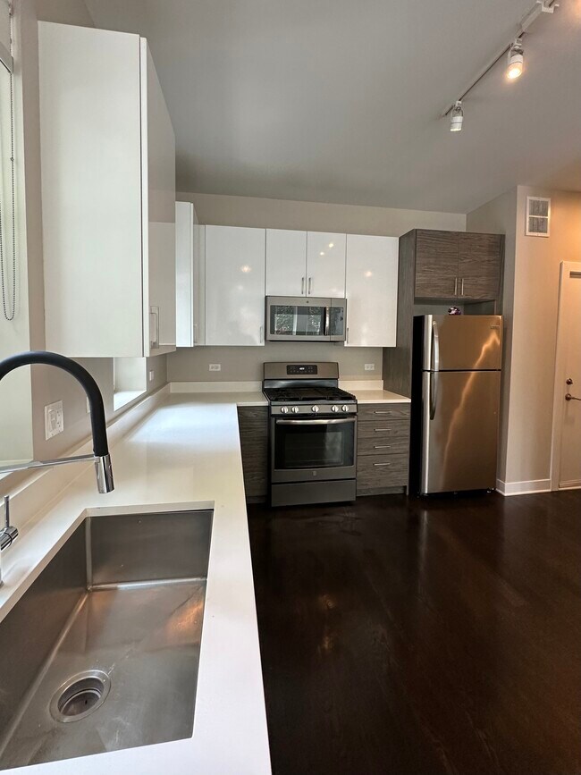 1758 W Cullerton St unit 1, Chicago, IL 60608 - photo 6