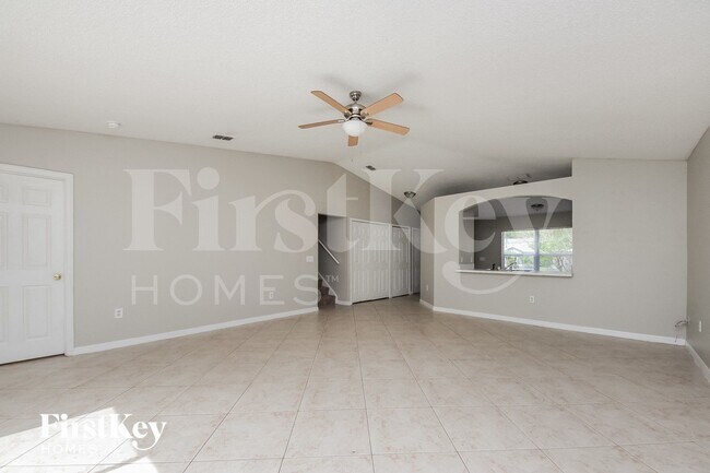 329 Chiquita Ct, Kissimmee, FL 34758 - photo 4