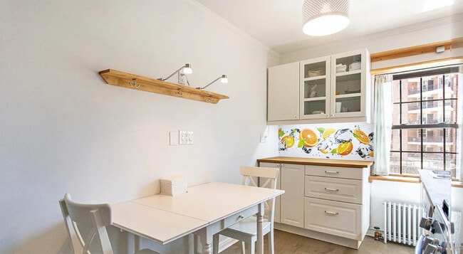 6507 Exeter St, Queens, NY 11375 - photo 2