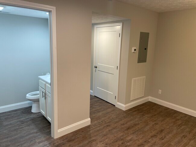 2006 S Kentucky Ave unit B, Corbin, KY 40701 - photo 4