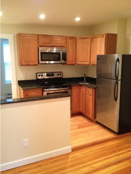 35 Cooper St unit 4, Boston, MA 02113 - photo 1