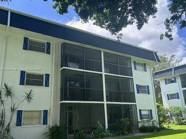 5090 SW 64th Ave, Davie, FL 33314 - photo 1