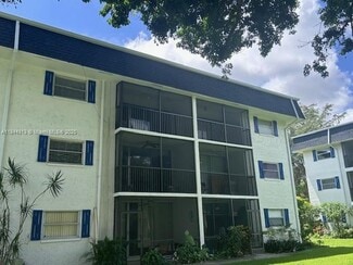 5090 SW 64th Ave, Davie, FL 33314