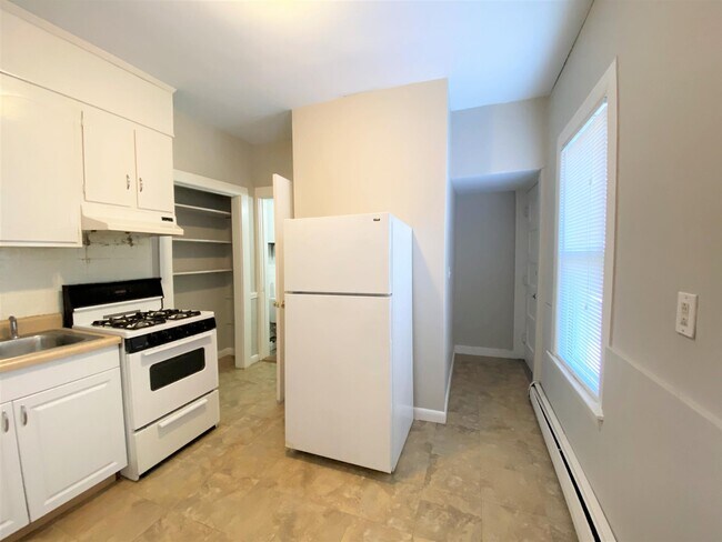 7 Elmer St unit 3, Cambridge, MA 02138 - photo 4