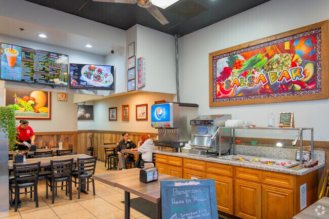 Hecho En Mexico Taqueria near Elder Glen has a salsa bar.