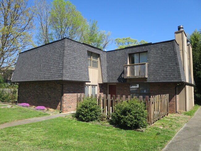 Eagle Brook, Knoxville, TN 37923 - photo 2