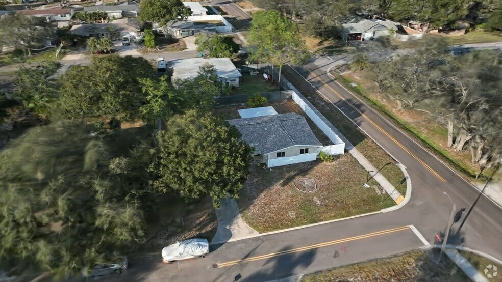 13705 Jamaica Dr, Seminole, FL 33776 - photo 2