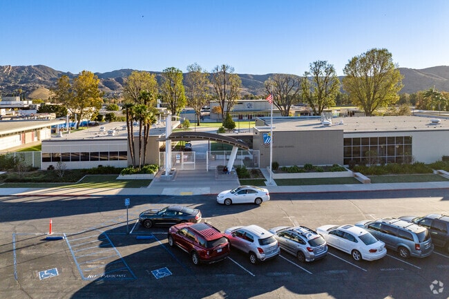 Simi Valley High School has a student to teacher ratio of 24:1.