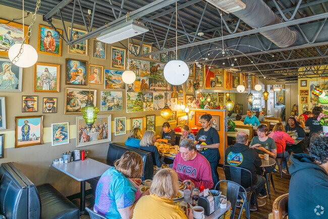 Hot Plate has vibrant decor and a cozy atmosphere.