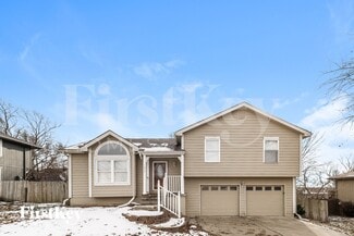 1611 Cooper Dr, Raymore, MO 64083