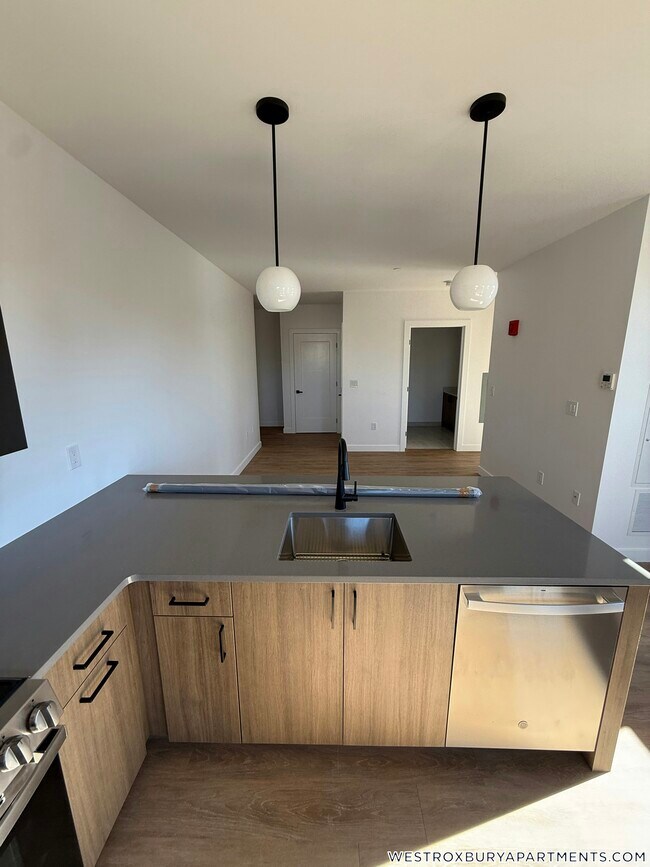 199 Gardner St Unit 214, Boston, MA 02132