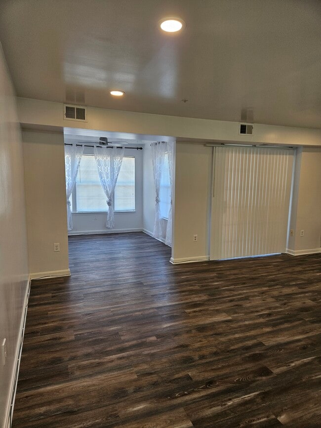 2040 Alice Ave unit 201, Oxon Hill, MD 20745 - photo 5