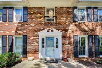 1718 Crestview Dr, Rockville, MD 20854