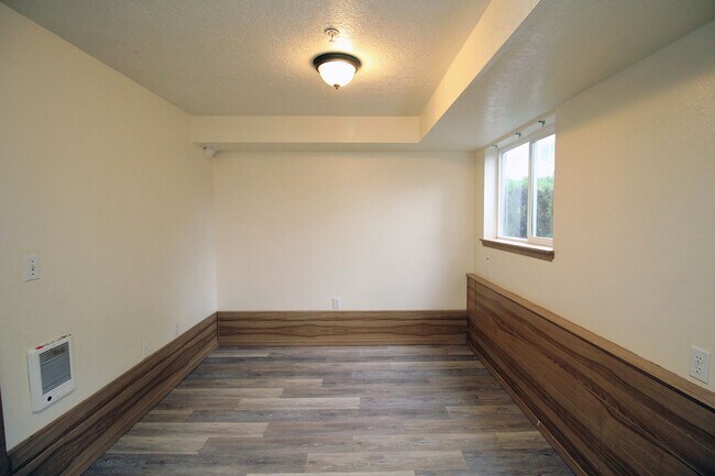 17-23-23 SE 127th Ave unit 17-02, Portland, OR 97233 - photo 4