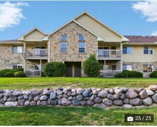 4887 Easy St Unit 11, Hartland, WI 53029