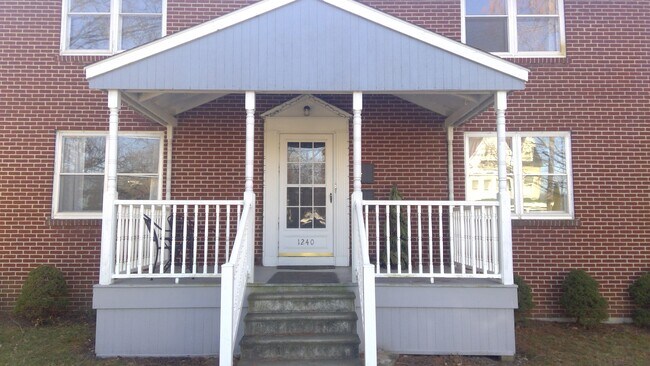 1240 Manor St unit 2, Columbia, PA 17512 - photo 6