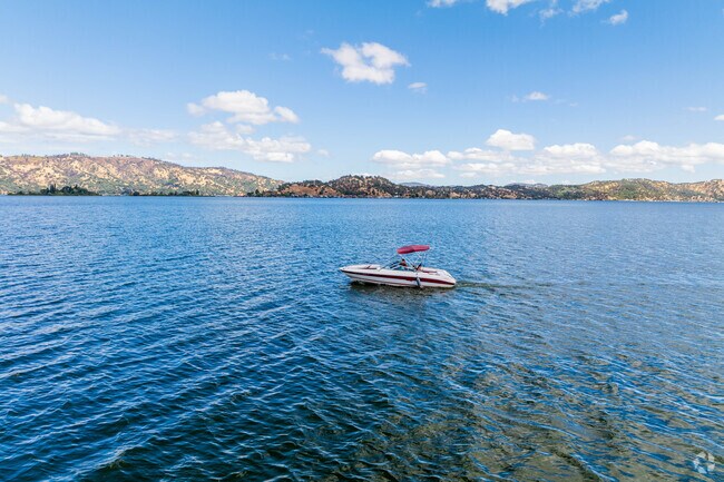 It's common to see residents of Kelseyville Riviera enjoying their boats in Clearlake on hot summer days.