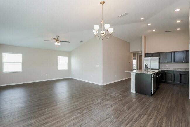 10221 Carp Holw Rd, Sun City Center, FL 33573 - photo 5