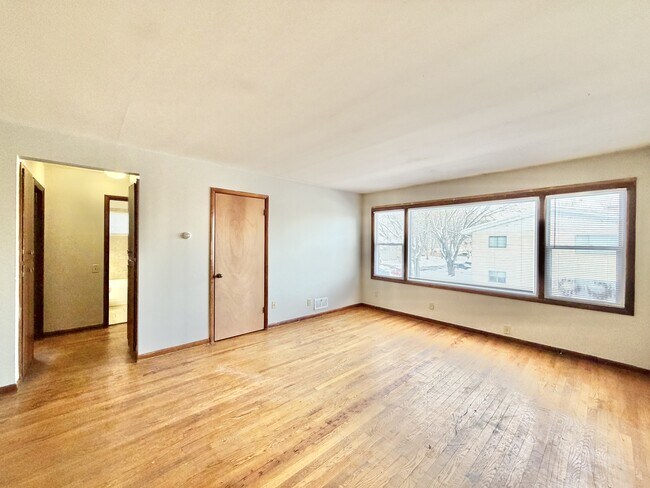 2109 Lake Point Dr unit 3, Madison, WI 53713 - photo 6