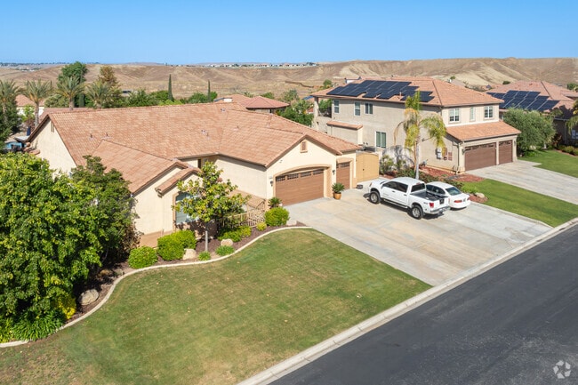 Most of the homes in Tuscany have installed solar panels.
