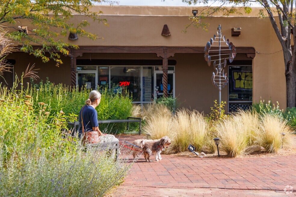 NH_La_Cueva_550679_P2_v3_VS_102324