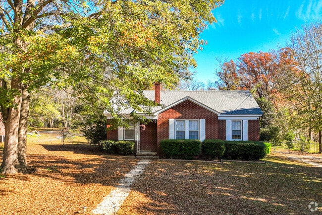 Danny Terrace homes are small and well manicured.