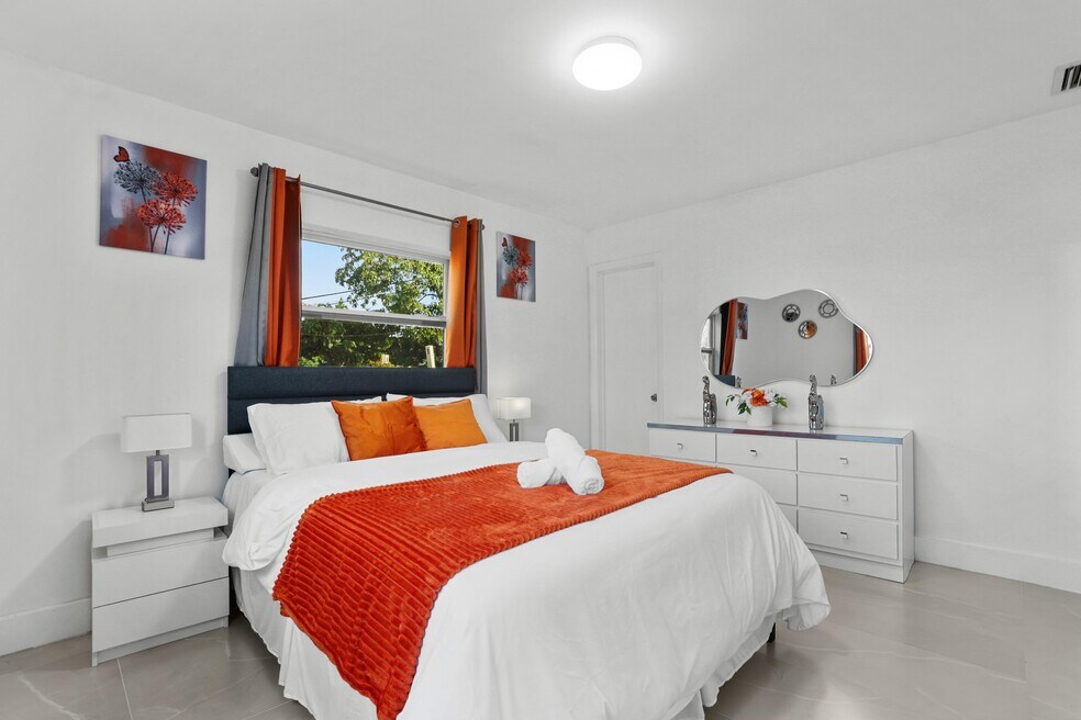 3880 NW 5th St, Fort Lauderdale, FL 33311 - photo 1