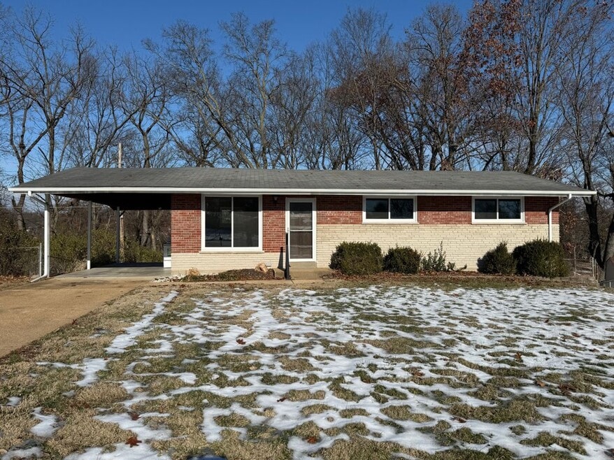 10607 Thayer Ct, Saint Louis, MO 63123 - photo 1