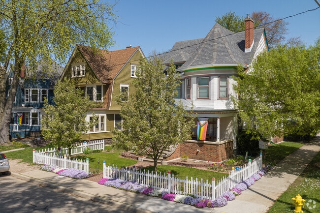 Beautiful Four Square style home across Pleasant St from Pleasant Park in South Hill.