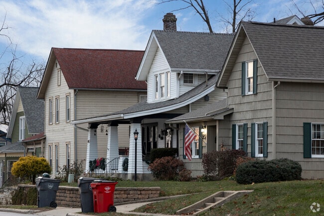 Older homes in good condition are found in close walking distance to Sunbury's historic downtown