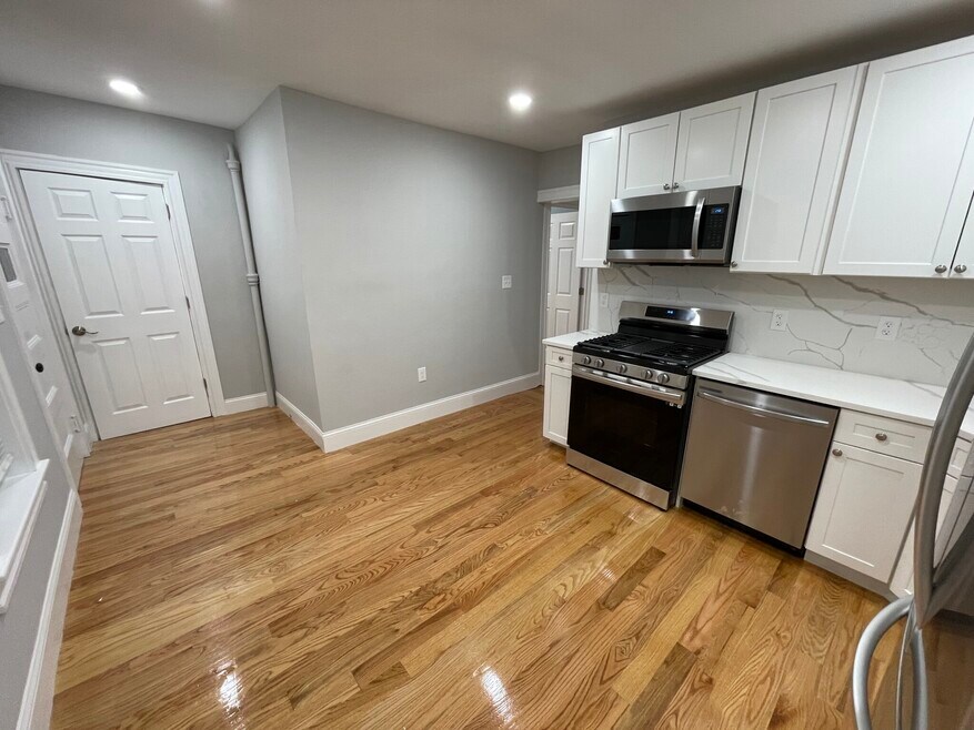 5 Mossland St unit 2, Somerville, MA 02144 - photo 1