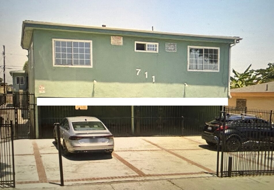 711 W 81st St, Los Angeles, CA 90044 - photo 1