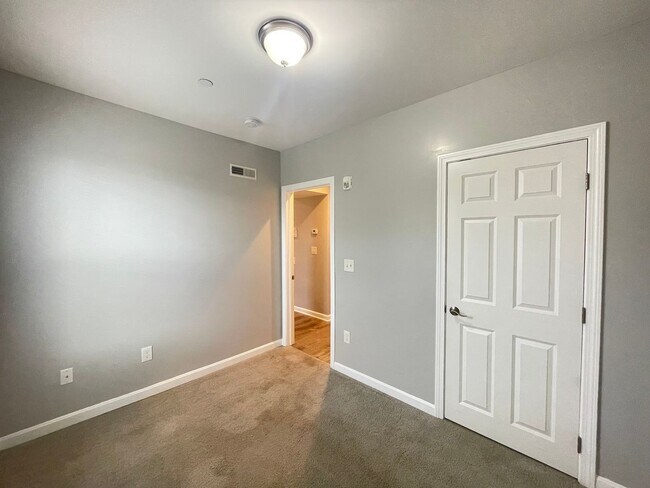 374 Amory St unit 3, Manchester, NH 03102 - photo 7