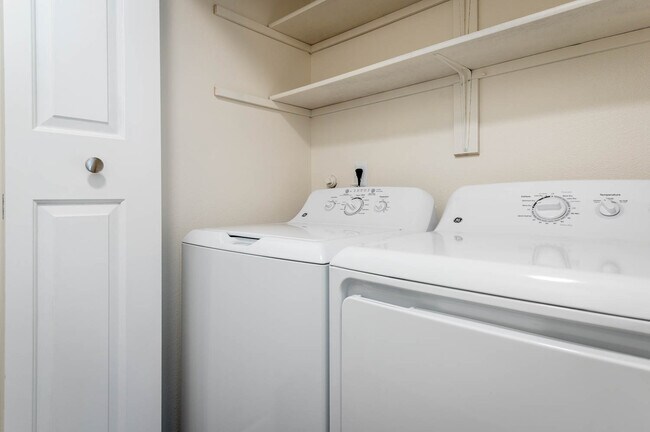 Fernwood Court Apartments, Oregon City, OR 97045 - photo 5