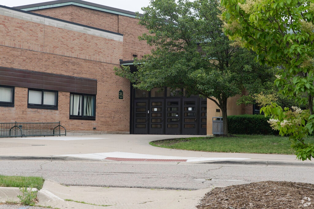 Parcells Middle School front entrance in Grosse Pointe Woods.