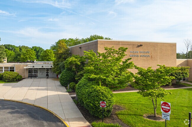 Paxon Hollow Middle School has 894 students in grades 6-8 with an A rating from Niche.