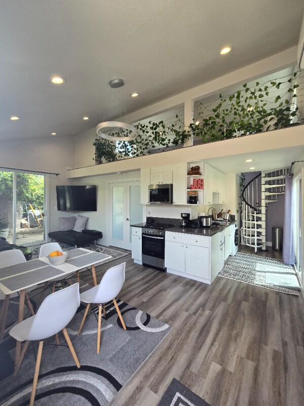 212 N Michael Ave, Fullerton, CA 92833