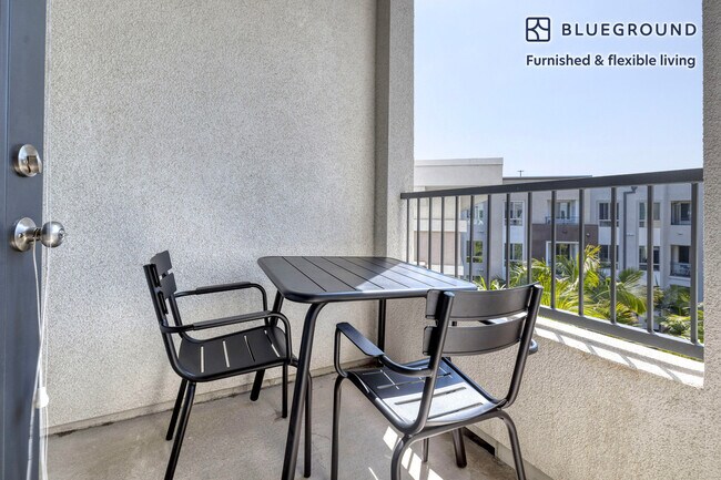 5550 Grosvenor Blvd unit FL4-ID1042, Los Angeles, CA 90066 - photo 5