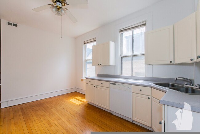 2315 N Southport Ave unit 3F, Chicago, IL 60614 - photo 5