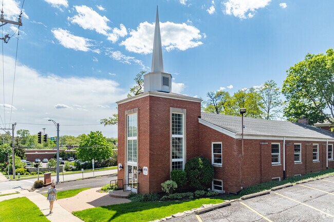 Bethany Chapel sits near Wheaton College in North Danada.