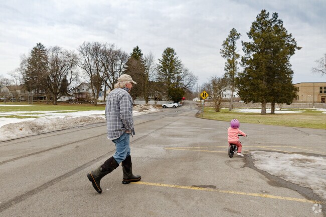 Perkins Park is centrally located in the middle of Newark, and has three covered pavilions and a concession building with public restroom facilities.