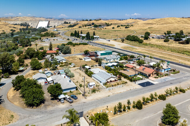 Friant is a quiet neighborhood located at the base of the Friant Dam.