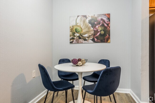 1BR, 1BA - 660SF - Dining Room